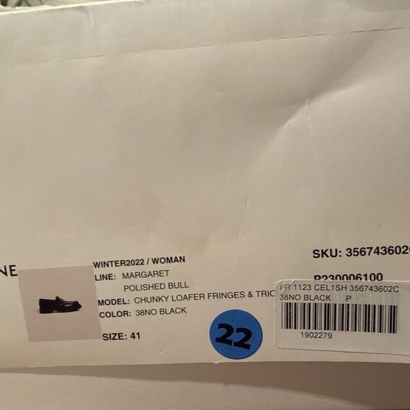 Celine - Picture 3 of 12